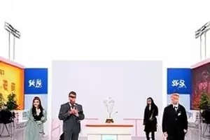 一份没署名的问卷追踪卡片封面
